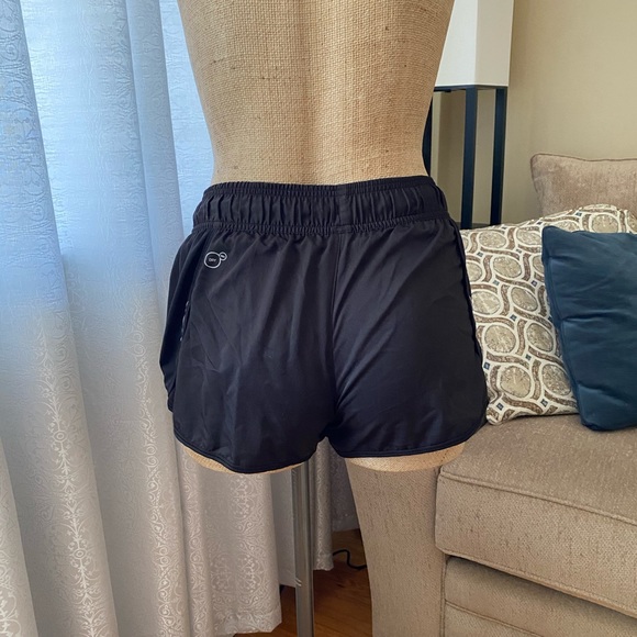 PUMA RUNNING SHORTS - Picture 3 of 4